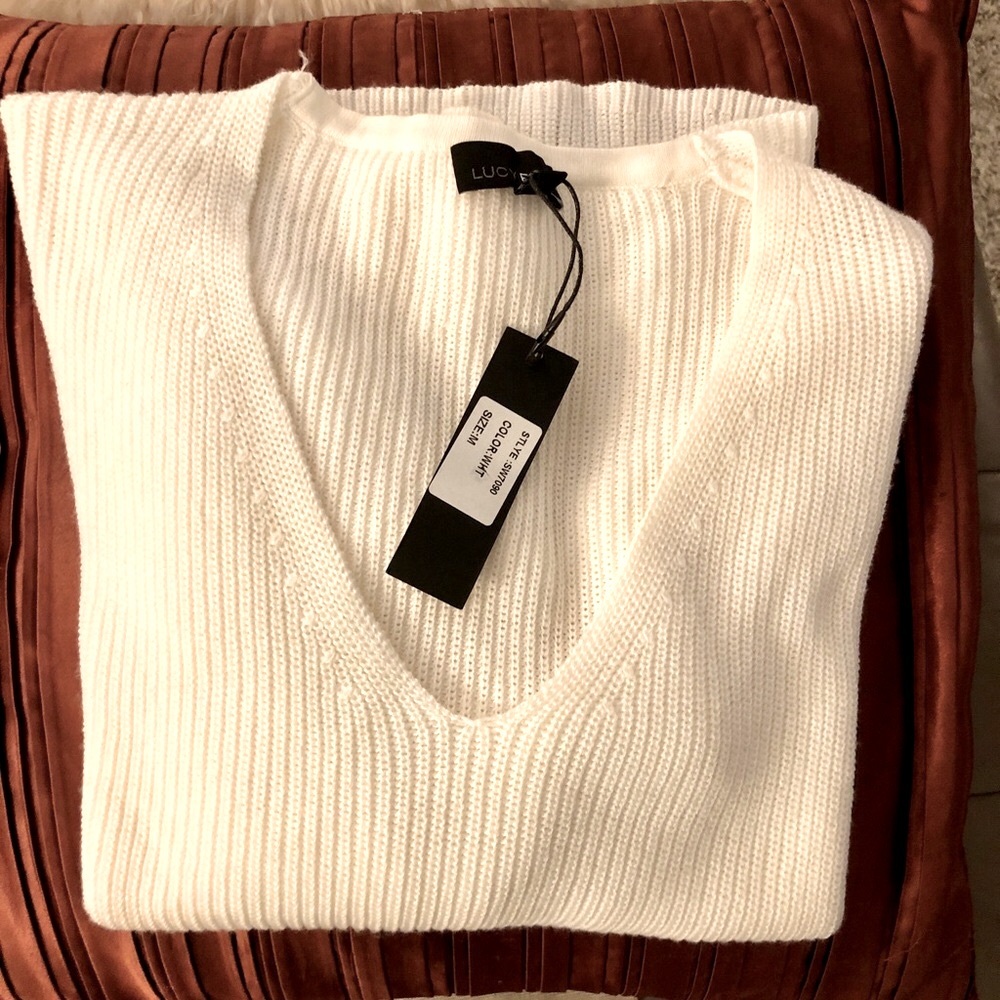 NWT: Lucy Paris - V-neck Spring Sweater (hi/low sweater size M)